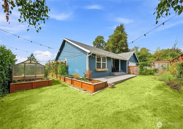 Photo 3 of Sale Pending at 10217 21st Avenue Sw, Seattle, WA 98146 | MLS# NWM2578477 | Listing updated on 2026-09-25
