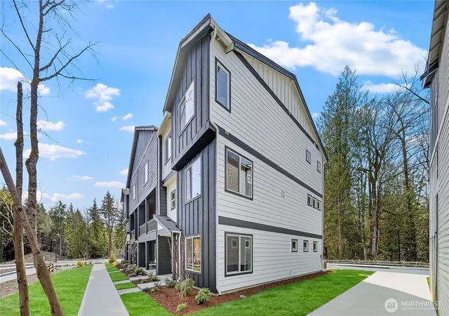 Photo 3 of Single family home for sale at 22937 Se Cascara St, Black Diamond, WA 98010 | MLS# NWM2578479 | Listing updated on 2026-09-29