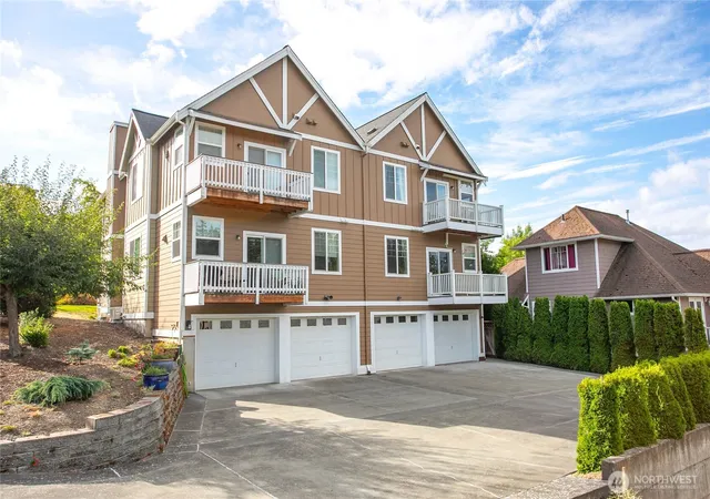 Photo 3 of Single family home for sale at 3325 Sussex, Bellingham, WA 98226 | MLS# NWM2578480 | Listing updated on 2026-09-25