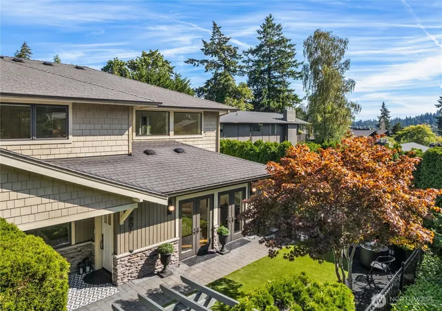 Photo 1 of Townhouse for sale at 9801 Ne 4th Street #D, Bellevue, WA 98004 | MLS# NWM2578490 | Listing updated on 2026-10-02