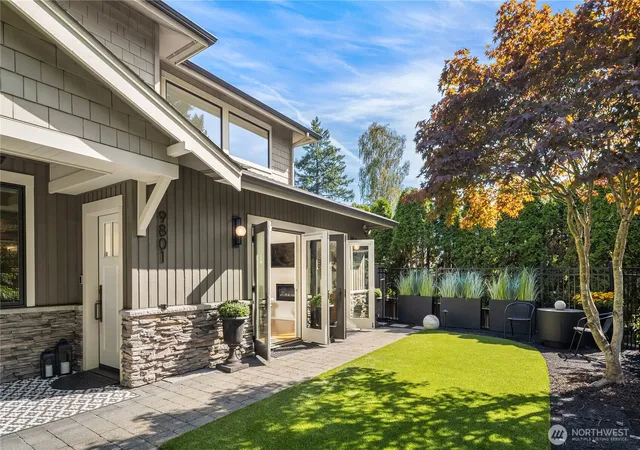 Photo 3 of Townhouse for sale at 9801 Ne 4th Street #D, Bellevue, WA 98004 | MLS# NWM2578490 | Listing updated on 2026-10-02