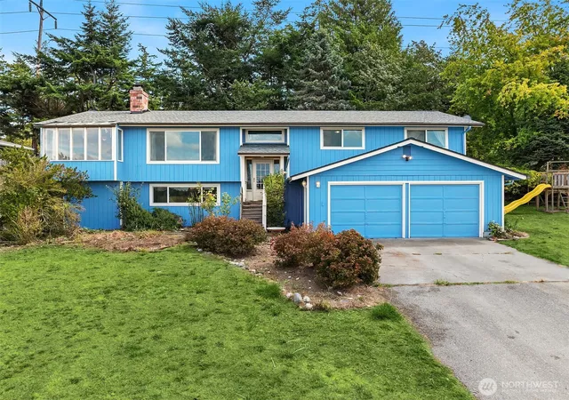 Photo 1 of Sale Pending at 2861 Heller Rd, Oak Harbor, WA 98277 | MLS# NWM2578506 | Listing updated on 2026-09-23