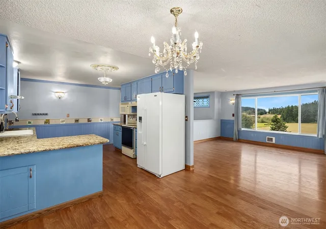 Photo 3 of Sale Pending at 2861 Heller Rd, Oak Harbor, WA 98277 | MLS# NWM2578506 | Listing updated on 2026-09-23