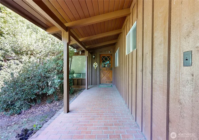 Photo 3 of Single family home for sale at 1240 SE 12th Street, College Place, WA 99324 | MLS# NWM2578517 | Listing updated on 2026-10-07