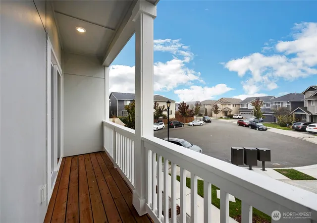 Photo 4 of Townhouse for sale at 34131 Pinnacle Peak Ave SE, Black Diamond, WA 98010 | MLS# NWM2578518 | Listing updated on 2026-09-23