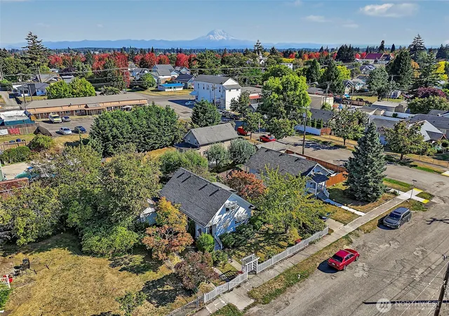 Photo 4 of Sale Pending at 4011 S Sheridan Ave, Tacoma, WA 98418 | MLS# NWM2578525 | Listing updated on 2026-09-29