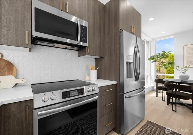 Photo 4 of Townhouse for sale at 2228 NW B 60th St, Seattle, WA 98107 | MLS# NWM2578535 | Listing updated on 2026-10-01