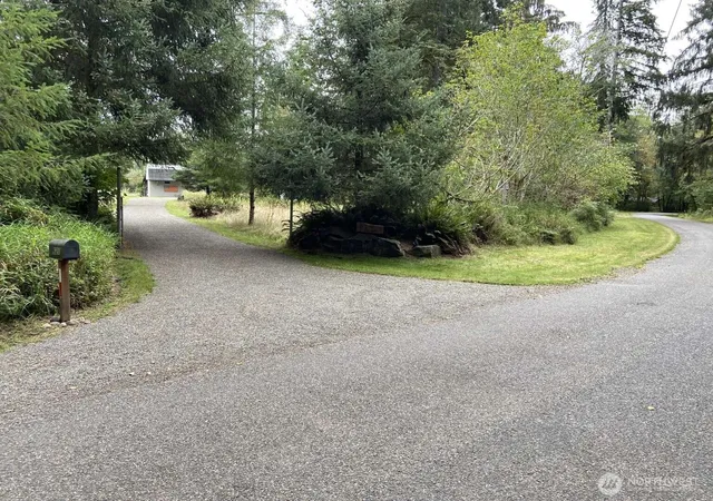 Photo 2 of Single family home for sale at 621 W Satsop Maple Glen, Elma, WA 98541 | MLS# NWM2578541 | Listing updated on 2026-09-25