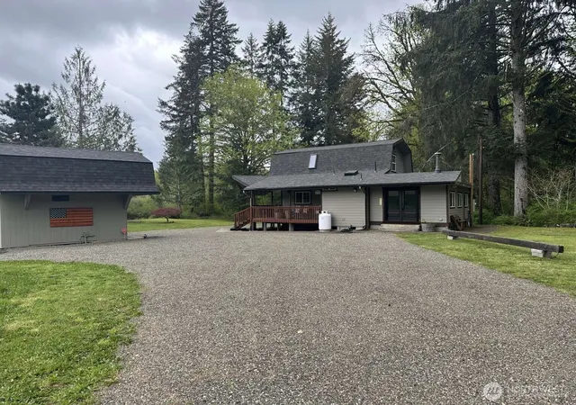 Photo 3 of Single family home for sale at 621 W Satsop Maple Glen, Elma, WA 98541 | MLS# NWM2578541 | Listing updated on 2026-09-25