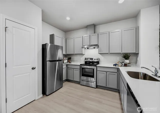 Photo 3 of Townhouse for sale at 34136 Pinnacle Peak Ave Se, Black Diamond, WA 98010 | MLS# NWM2578546 | Listing updated on 2026-09-23