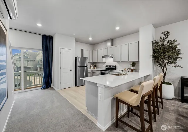 Photo 3 of Townhouse for sale at 34136 Pinnacle Peak Ave SE, Black Diamond, WA 98010 | MLS# NWM2578546 | Listing updated on 2026-09-23