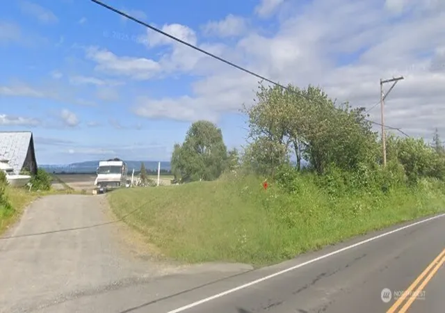Photo 3 of Single family home for sale at 30320 Pioneer Hwy, Stanwood, WA 98292 | MLS# NWM2578564 | Listing updated on 2026-09-25