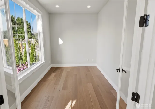 Photo 3 of Single family home for sale at 3533 173rd Place Sw, Lynnwood, WA 98037 | MLS# NWM2578565 | Listing updated on 2026-09-23