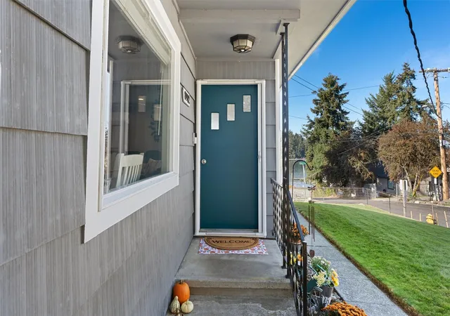 Photo 2 of Single family home for sale at 8902 Wadsworth St Sw, Lakewood, WA 98498 | MLS# NWM2578569 | Listing updated on 2026-10-18