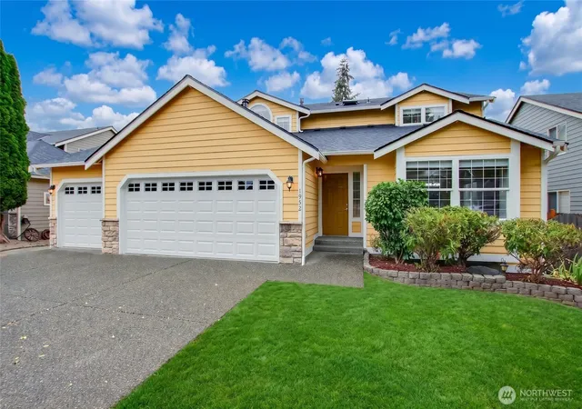 Photo 2 of Sale Pending at 1952 Southwest 352nd St, Federal Way, WA 98023 | MLS# NWM2578593 | Listing updated on 2026-09-23
