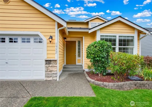 Photo 3 of Sale Pending at 1952 Southwest 352nd St, Federal Way, WA 98023 | MLS# NWM2578593 | Listing updated on 2026-09-23