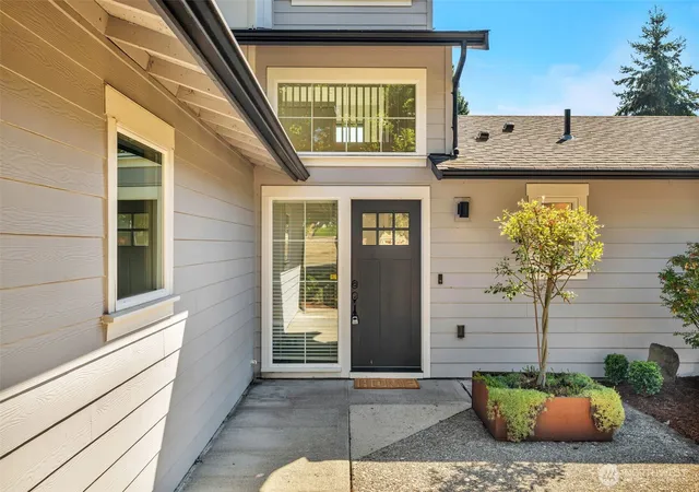 Photo 2 of Single family home for sale at 1015 S 202nd Street, Des Moines, WA 98198 | MLS# NWM2578612 | Listing updated on 2026-10-01