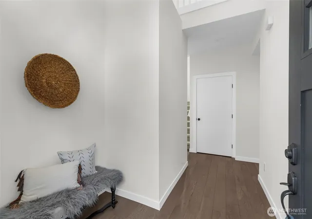 Photo 4 of Single family home for sale at 1015 S 202nd Street, Des Moines, WA 98198 | MLS# NWM2578612 | Listing updated on 2026-10-01