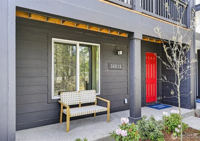 Photo 2 of Townhouse for sale at 34112 Pinnacle Peak Ave Se, Black Diamond, WA 98010 | MLS# NWM2578615 | Listing updated on 2026-09-29