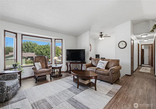 Photo 3 of Single family home for sale at 624 Sheri Ct, East Wenatchee, WA 98802 | MLS# NWM2578617 | Listing updated on 2026-09-25