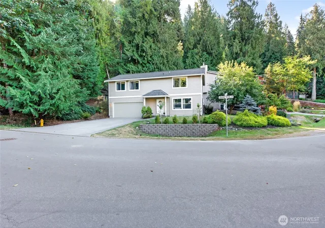 Photo 3 of Single family home for sale at 41 Marigold Dr, Bellingham, WA 98229 | MLS# NWM2578620 | Listing updated on 2026-09-25