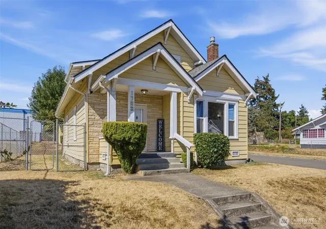 Photo 2 of Single family home for sale at 1702 S Ainsworth Ave, Tacoma, WA 98405 | MLS# NWM2578627 | Listing updated on 2026-10-01