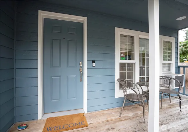 Photo 3 of Single family home for sale at 10023 Angle Ln Sw, Lakewood, WA 98498 | MLS# NWM2578652 | Listing updated on 2026-10-01