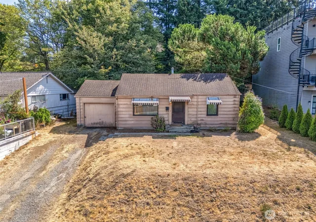 Photo 3 of Single family home for sale at 406 Windsor Way Ne, Renton, WA 98056 | MLS# NWM2578659 | Listing updated on 2026-10-01