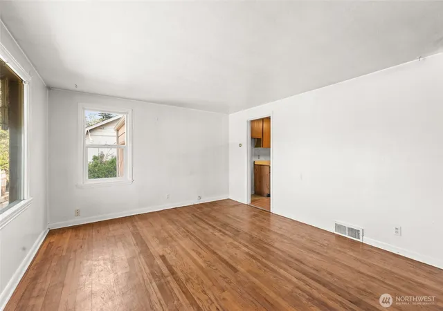 Photo 4 of Single family home for sale at 406 Windsor Way NE, Renton, WA 98056 | MLS# NWM2578659 | Listing updated on 2026-10-01