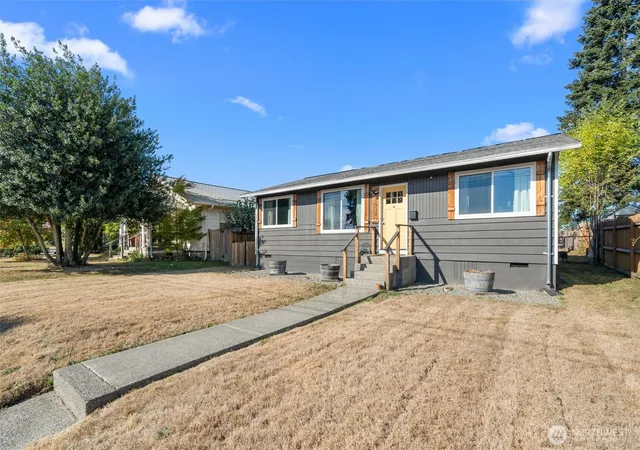 Photo 3 of Sale Pending at 1532 S Prospect St, Tacoma, WA 98405 | MLS# NWM2578692 | Listing updated on 2026-09-22