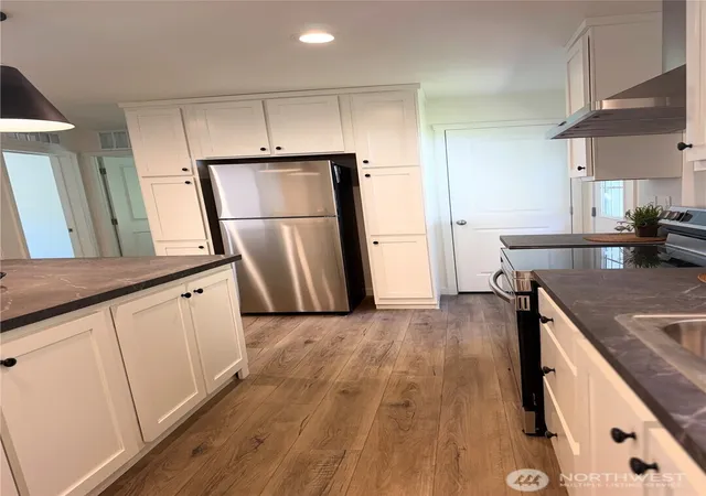 Photo 3 of Manufactured home for sale at 8597 Golden Valley Dr, Maple Falls, WA 98266 | MLS# NWM2578695 | Listing updated on 2026-09-25