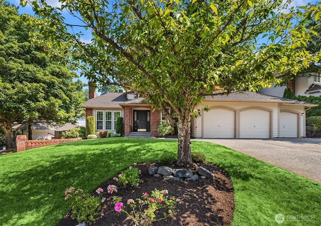 Photo 2 of Sale Pending at 4718 191st Place Ne, Sammamish, WA 98074 | MLS# NWM2578698 | Listing updated on 2026-09-28