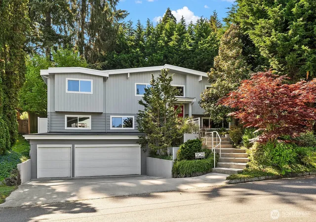 Photo 1 of Sale Pending at 909 110th Avenue Se, Bellevue, WA 98004 | MLS# NWM2578708 | Listing updated on 2026-09-21