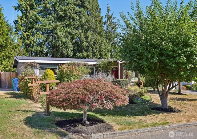 Photo 3 of Sale Pending at 2917 227th Street Sw, Brier, WA 98036 | MLS# NWM2578712 | Listing updated on 2026-10-02