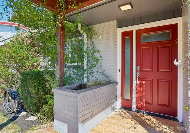 Photo 4 of Sale Pending at 2917 227th Street SW, Brier, WA 98036 | MLS# NWM2578712 | Listing updated on 2026-10-02