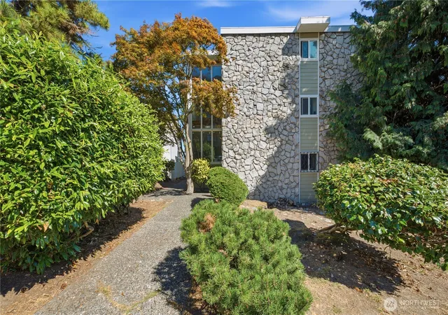 Photo 3 of Condo for sale at 3600 25th Avenue W, Seattle, WA 98199 | MLS# NWM2578716 | Listing updated on 2026-09-25