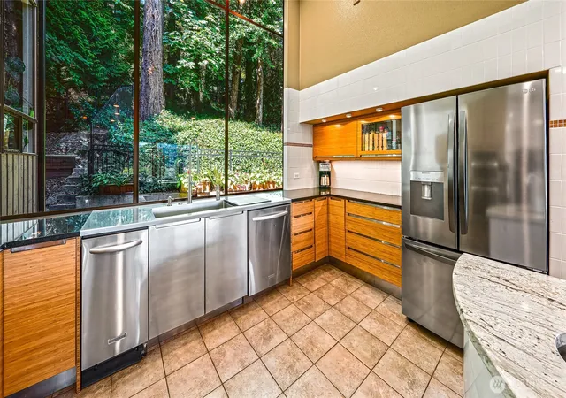Photo 4 of Single family home for sale at 9426 SE 52nd Street, Mercer Island, WA 98040 | MLS# NWM2578727 | Listing updated on 2026-10-02