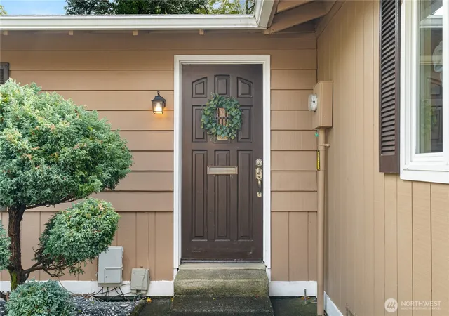 Photo 2 of Sale Pending at 731 7th Street, Aberdeen, WA 98520 | MLS# NWM2578739 | Listing updated on 2026-09-30