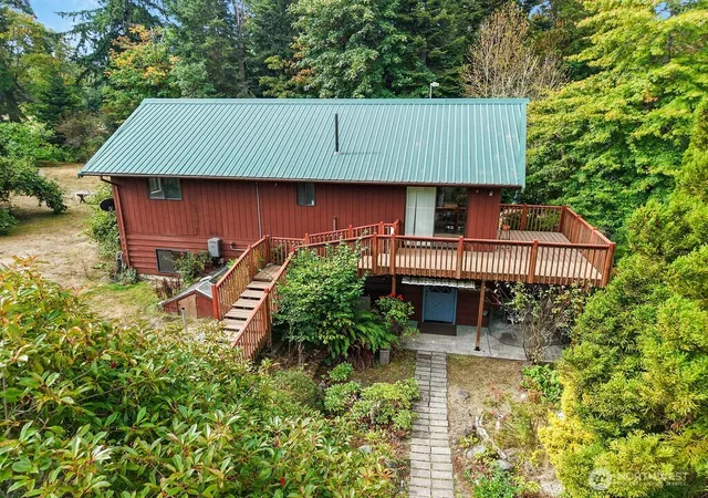 Photo 4 of Single family home for sale at 73 Ponderosa Pl, Nordland, WA 98358 | MLS# NWM2578741 | Listing updated on 2026-09-23