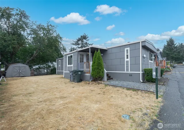 Photo 4 of Manufactured home for sale at 7617 157th Street Ct E #76, Puyallup, WA 98375 | MLS# NWM2578745 | Listing updated on 2026-09-25