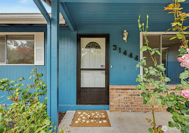 Photo 3 of Single family home for sale at 31444 51st Avenue SW, Federal Way, WA 98023 | MLS# NWM2578754 | Listing updated on 2026-09-22