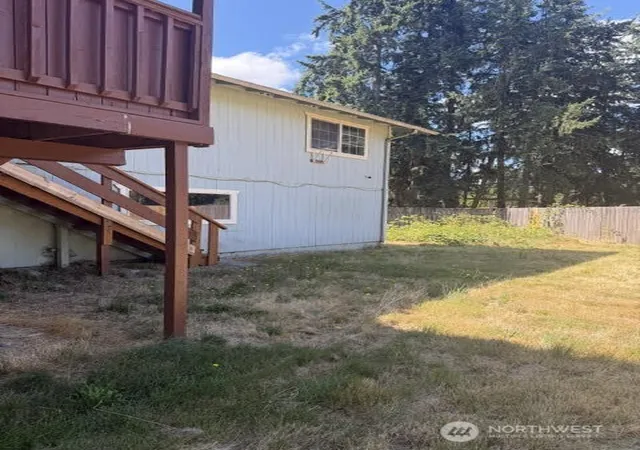 Photo 2 of Sale Pending at 1306 Sherwood Ct E, Tacoma, WA 98445 | MLS# NWM2578762 | Listing updated on 2026-09-23
