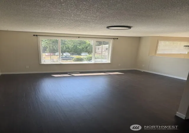 Photo 4 of Sale Pending at 1306 Sherwood Ct E, Tacoma, WA 98445 | MLS# NWM2578762 | Listing updated on 2026-09-23