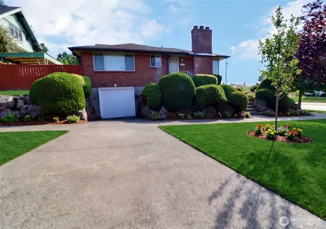 Photo 4 of Single family home for sale at 1503 S Stevens St, Seattle, WA 98144 | MLS# NWM2578773 | Listing updated on 2026-09-29