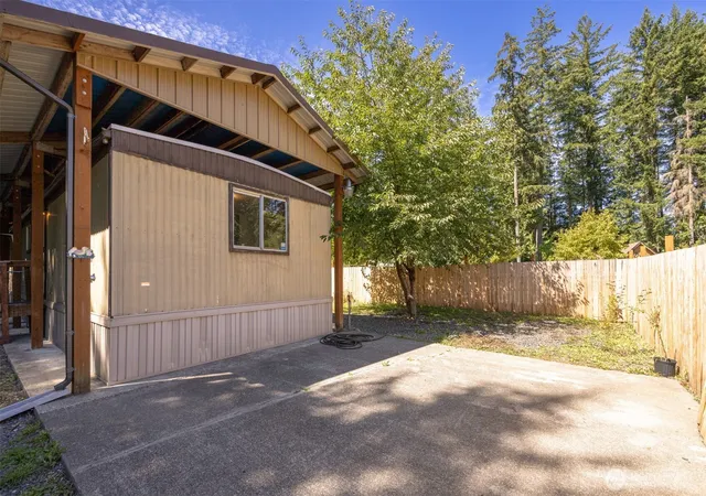Photo 4 of Sale Pending at 8372 Juniper Ln, Maple Falls, WA 98266 | MLS# NWM2578778 | Listing updated on 2026-10-02