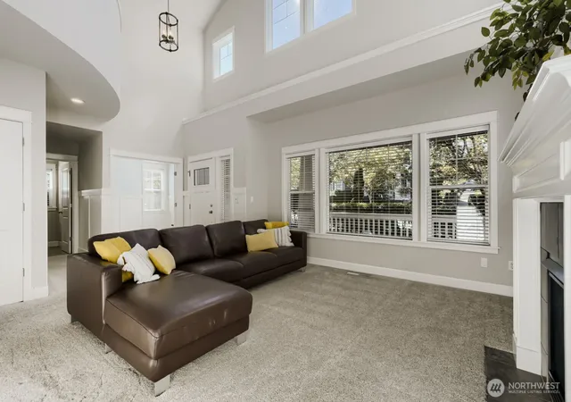 Photo 4 of Single family home for sale at 2136 NE Noble St, Issaquah, WA 98029 | MLS# NWM2578779 | Listing updated on 2026-09-30
