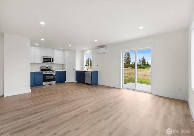 Photo 3 of House for sale at 15 Anchor Way Loop, Cathlamet, WA 98612 | MLS# NWM2578781 | Listing updated on 2026-09-25