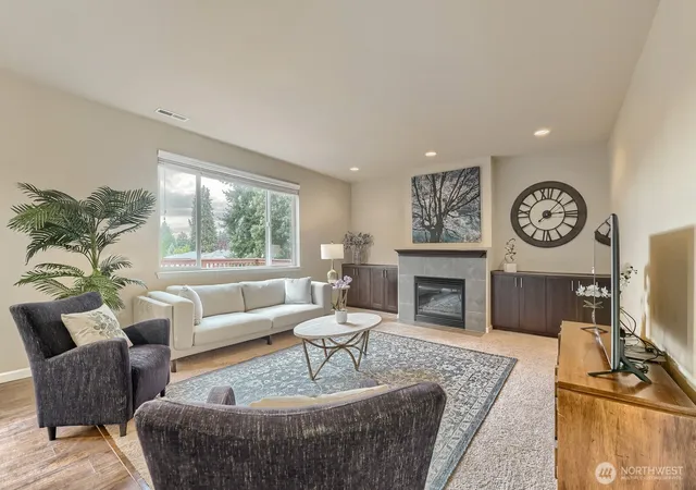 Photo 3 of Single family home for sale at 537 Ne Queen Ave, Renton, WA 98056 | MLS# NWM2578788 | Listing updated on 2026-10-03
