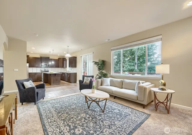 Photo 4 of Single family home for sale at 537 NE Queen Ave, Renton, WA 98056 | MLS# NWM2578788 | Listing updated on 2026-10-03