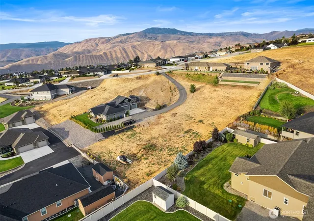 Photo 3 of Land for sale at 874 Autumn Crst Dr, Wenatchee, WA 98801 | MLS# NWM2578802 | Listing updated on 2026-09-25